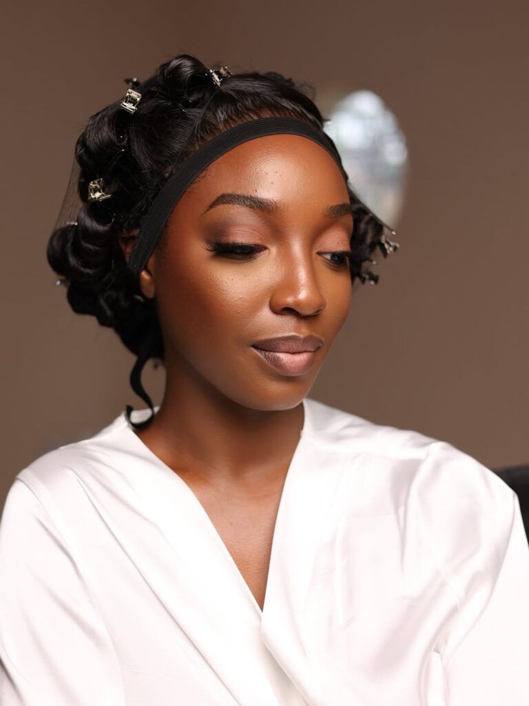 Mrs.Yuori 💕. Soft glowing skin, eyes defined just enough, brows enhanced slightly and a matte n (2)