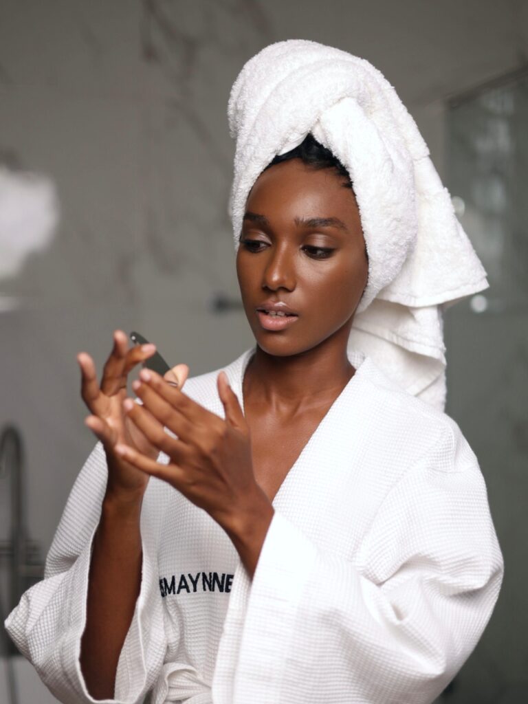 Mrs.Yuori 💕. Soft glowing skin, eyes defined just enough, brows enhanced slightly and a matte n (4) (1)